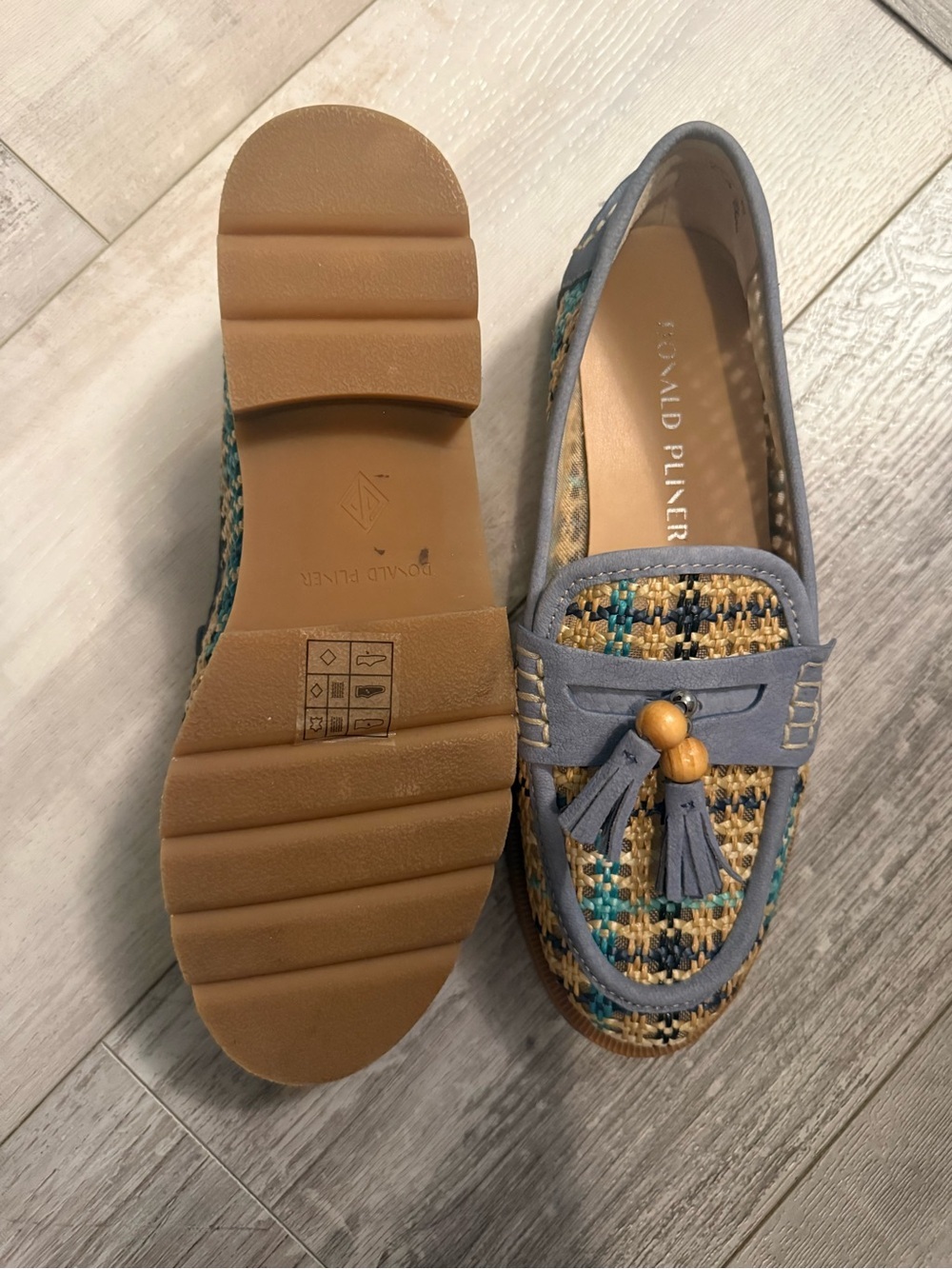 Donald J. Pliner “Lenny” Blue and Tan Woven Tassel Loafers Women’s Size 6 - Picture 3 of 5